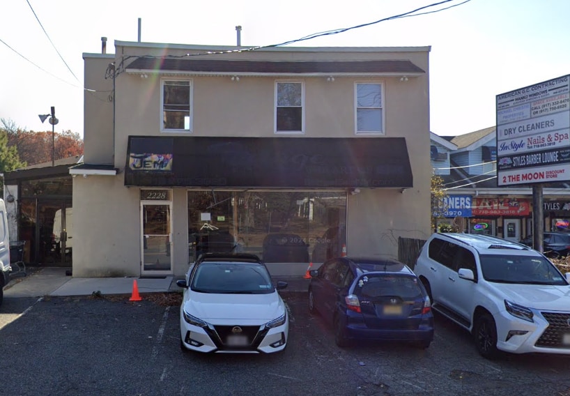 More Photos Of 2228 Victory Blvd, Staten Island Freestanding For Lease