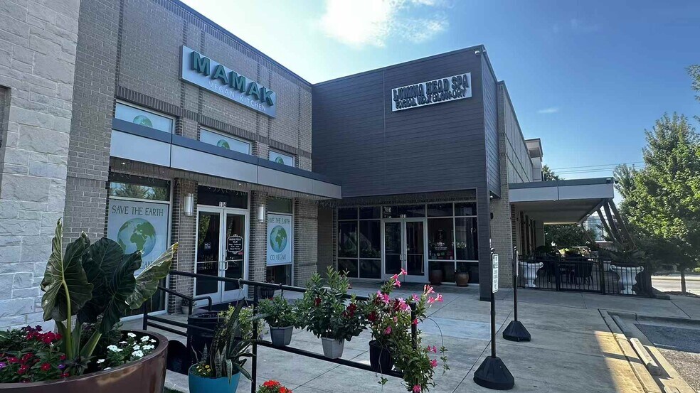 More Photos Of 2390 Chamblee Tucker Rd, Chamblee General Retail For Lease