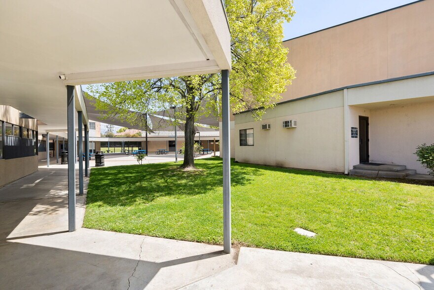 More Photos Of 777 E Alosta Ave, Azusa Religious Facility For Lease