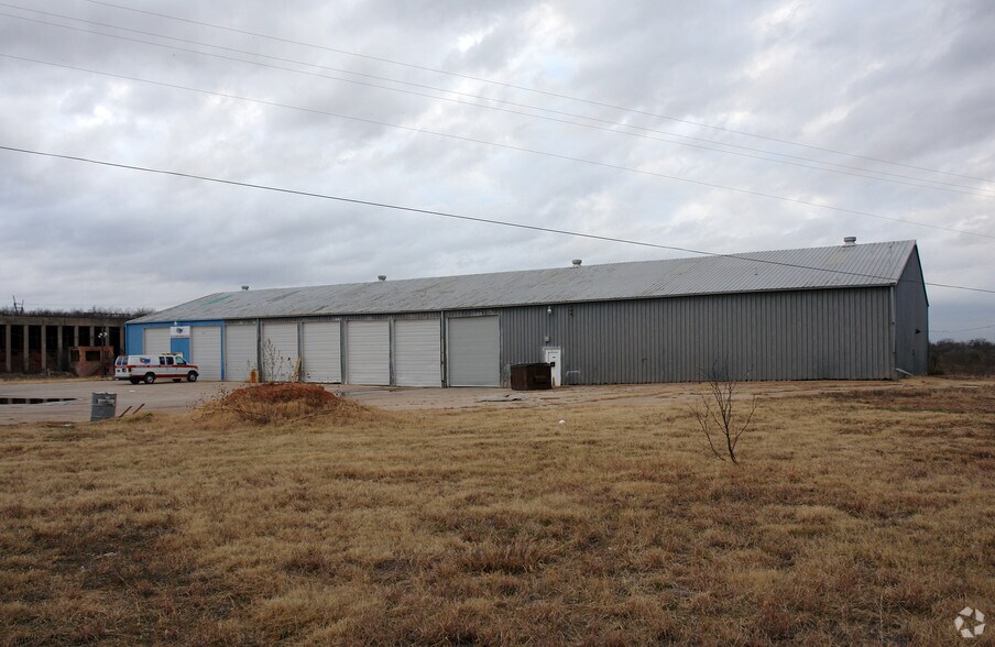 More Photos Of 3302 Seymour Hwy, Wichita Falls Warehouse For Lease