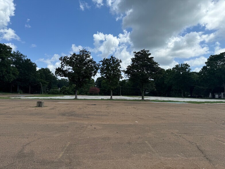 More Photos Of 129 Jefferson Davis Blvd, Natchez Land For Sale