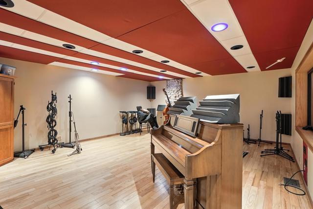 More Photos Of 605 Reed St, Beecher Office For Sale