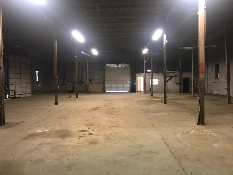 More Photos Of 147 Nebraska, Memphis Warehouse For Sale