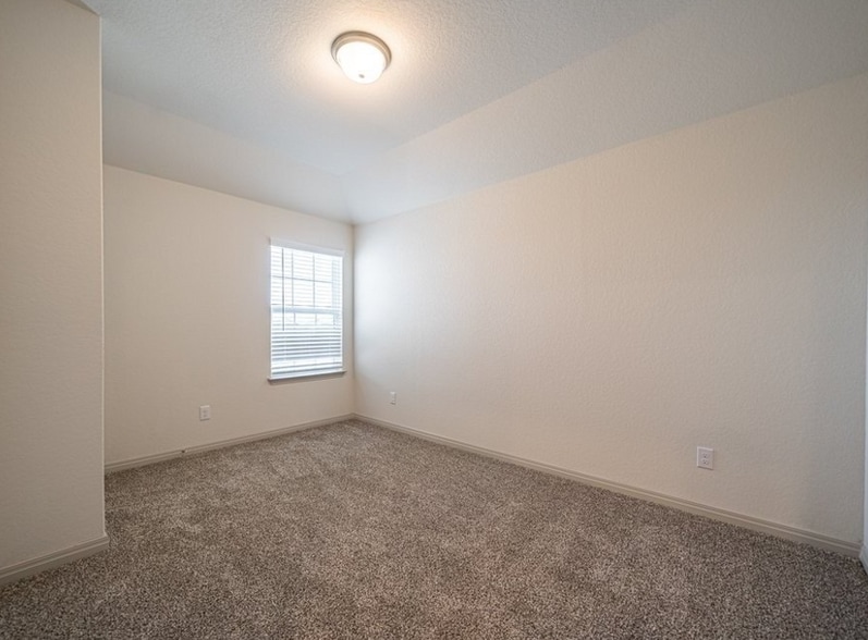 More Photos Of 6408 Segovia Ranch, San Antonio Apartments For Sale