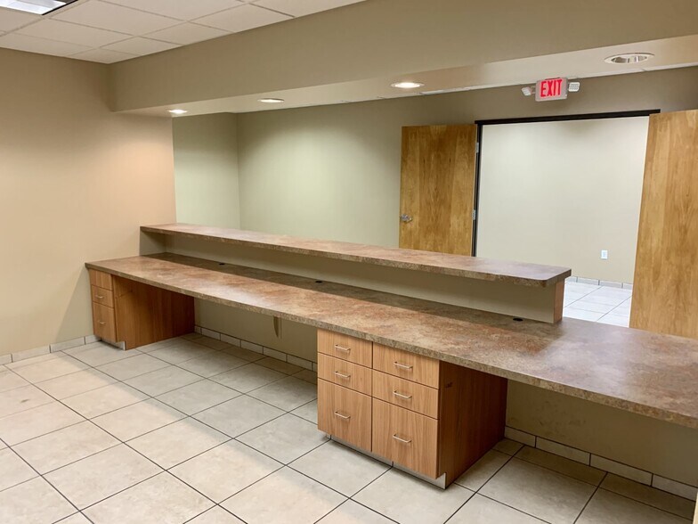 More Photos Of 2080 E Flamingo Rd, Las Vegas Unknown For Lease