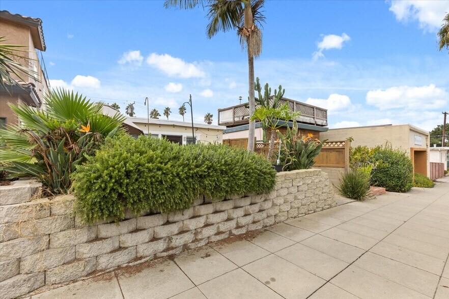 More Photos Of 4673 Point Loma Ave, San Diego Apartments For Sale