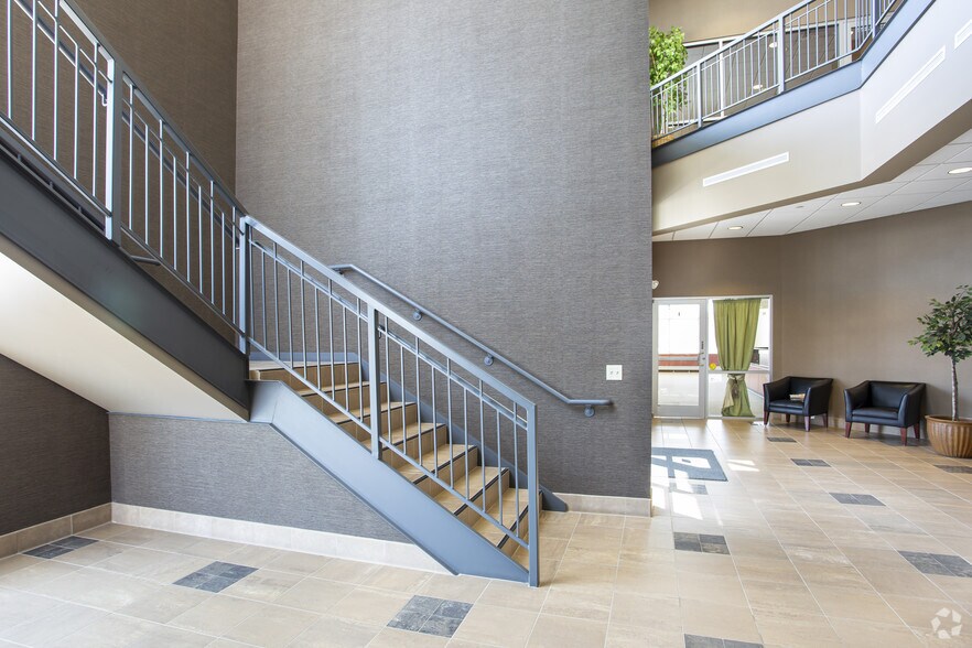 More Photos Of 4013 N Ridge Rd, Wichita Medical For Lease