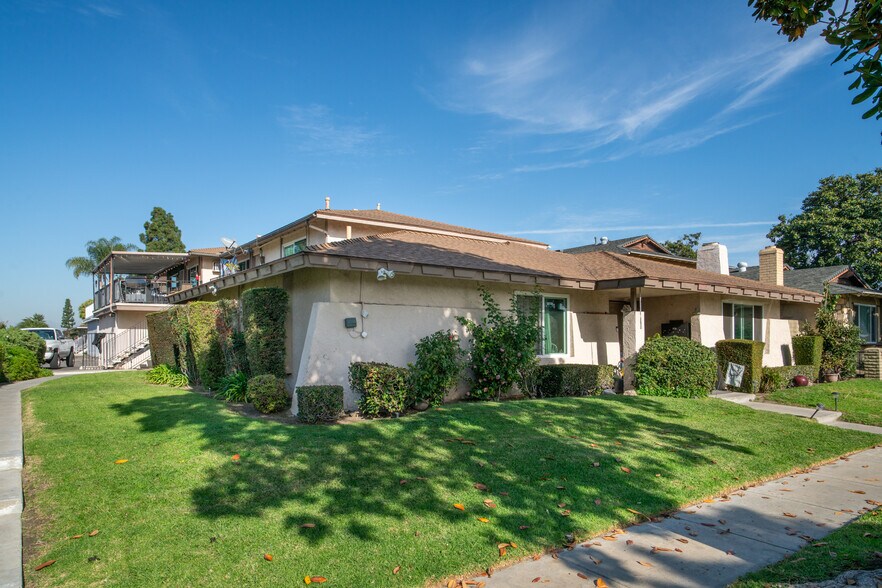 More Photos Of 1215 S Athena Way, Anaheim Apartments For Sale