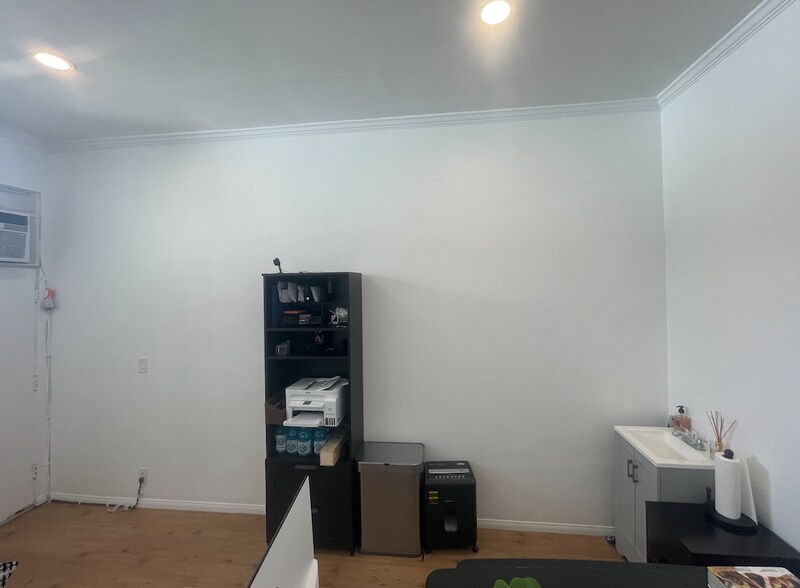 More Photos Of 7466 Beverly Blvd, Los Angeles Storefront Retail Office For Lease