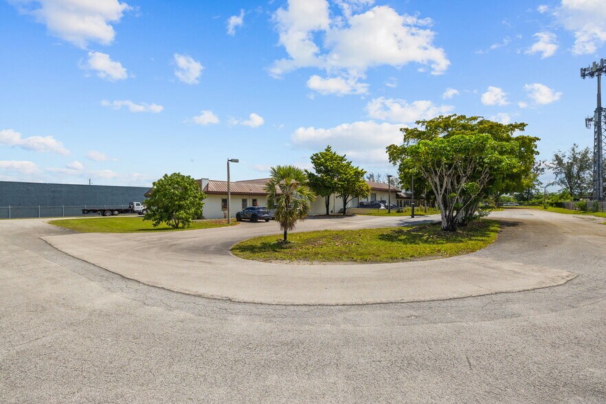 More Photos Of 12175 NW 98th Ave, Hialeah Warehouse For Sale