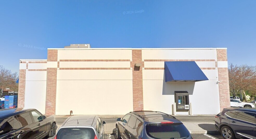 More Photos Of 4-18 Indian Head Rd, Kings Park Unknown For Lease