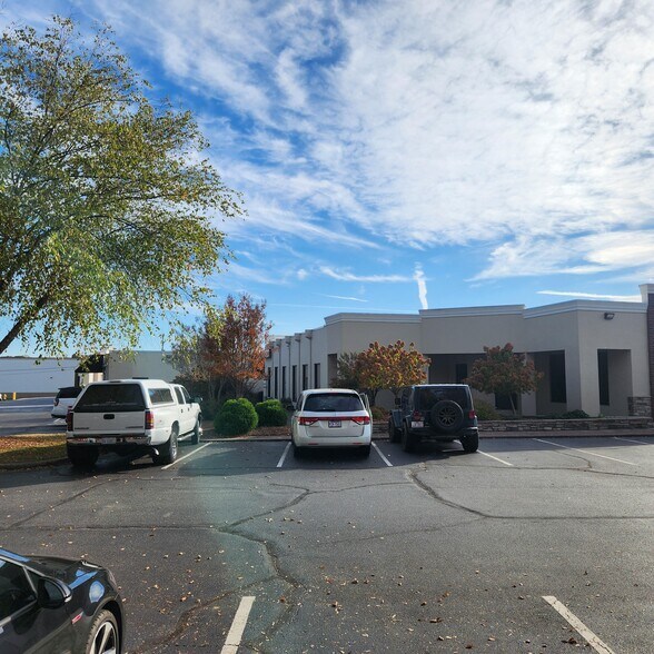 More Photos Of 6000 Meadow Brook Mall Ct, Clemmons Storefront Retail Office For Lease
