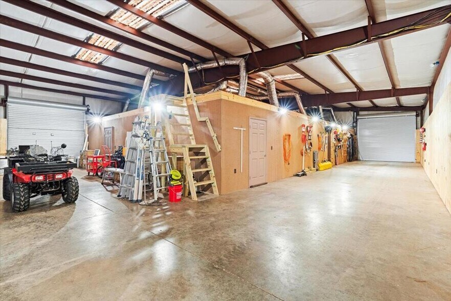 More Photos Of 3922 Highway 2, Cohutta Flex For Sale