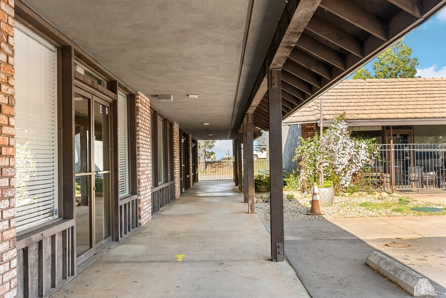 More Photos Of 7126 Skyway, Paradise Storefront Retail Office For Sale