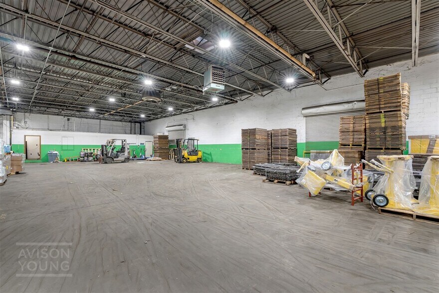 More Photos Of 300 S Main St, Mauldin Warehouse For Sale