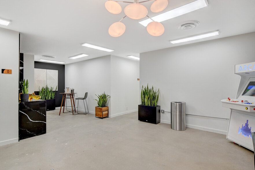 More Photos Of 319 S 3rd St, Las Vegas Loft Creative Space For Sale