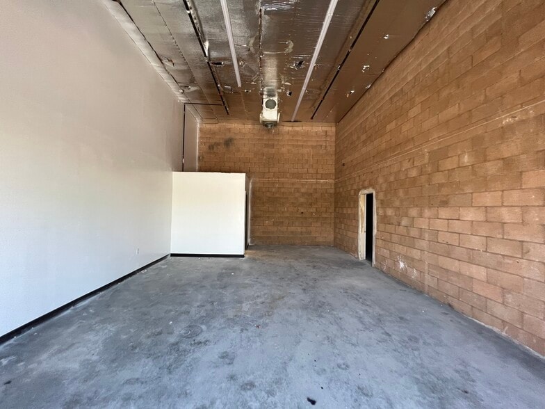 More Photos Of 1823 E Vernon Ave, Los Angeles Service For Lease