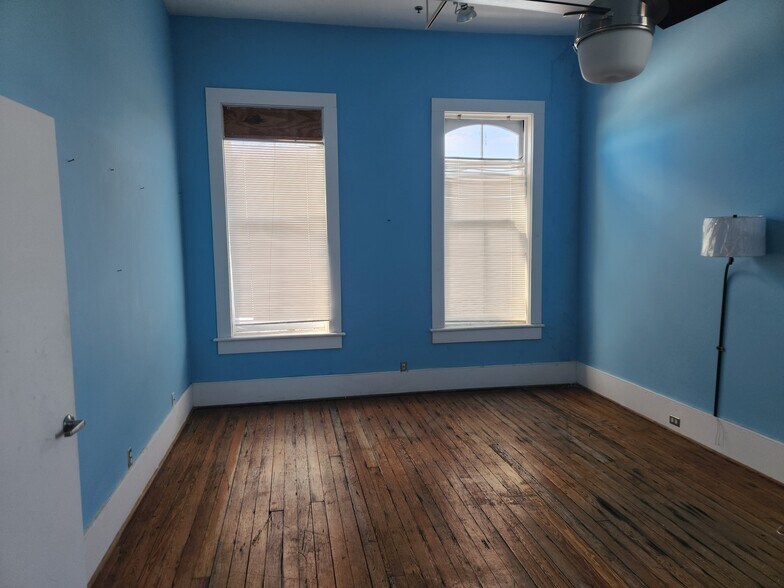 More Photos Of 1423-1425 Newcastle St, Brunswick Storefront For Sale