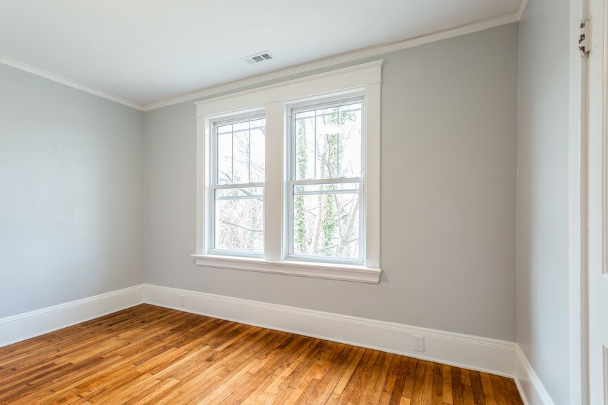 More Photos Of 804 Edenton St, Raleigh Office For Lease