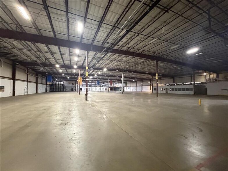 More Photos Of 4100-4202 Technology Dr, South Bend Distribution For Lease