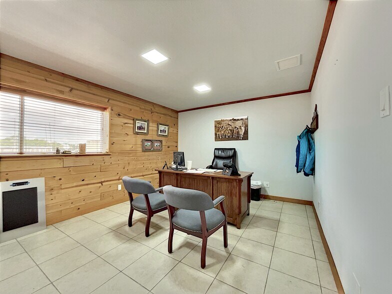 More Photos Of 201 Houston St, George West Warehouse For Lease