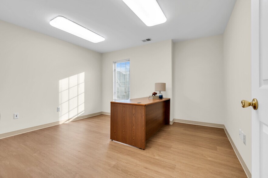 More Photos Of 1 Bethany Rd, Hazlet Office For Lease