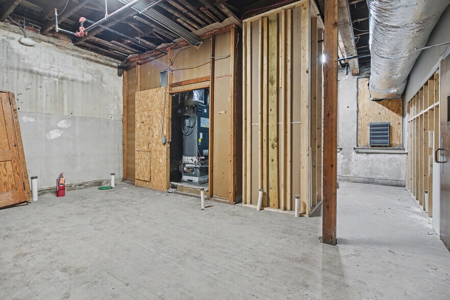 More Photos Of 123-125 Hay St, Fayetteville Storefront For Sale