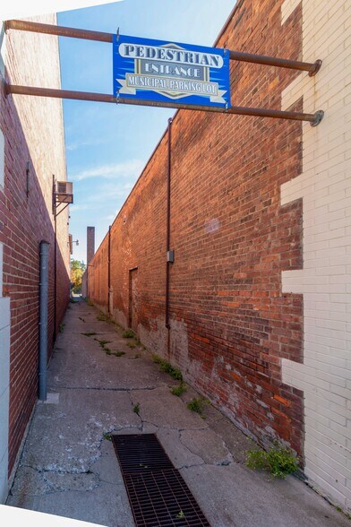 More Photos Of 36 Liberty St, Bath Storefront Retail Office For Lease