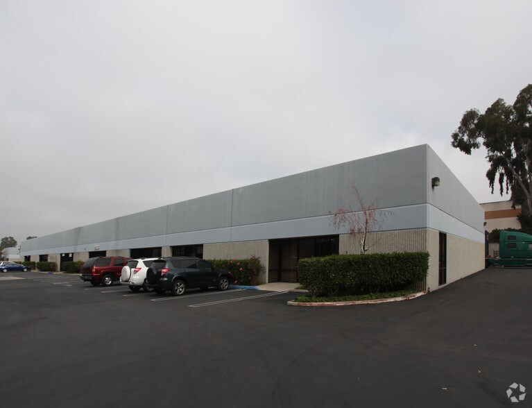 More Photos Of 2913 Saturn St, Brea Warehouse For Lease