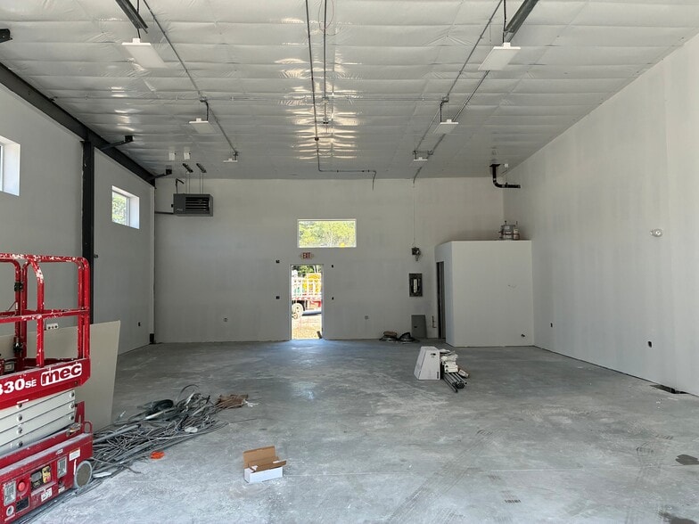 More Photos Of 478 Groton Rd, Westford Unknown For Lease