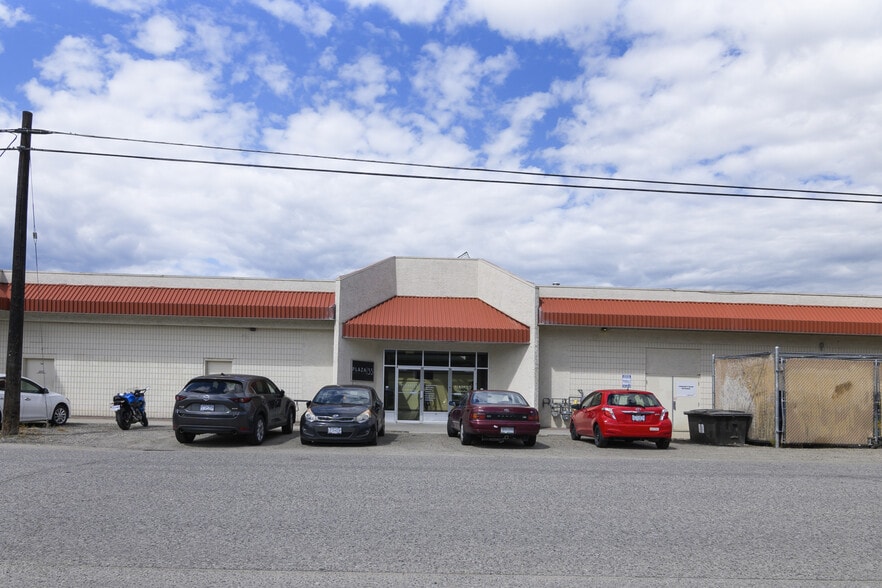 More Photos Of 195 Highway 33 W, Kelowna General Retail For Sale