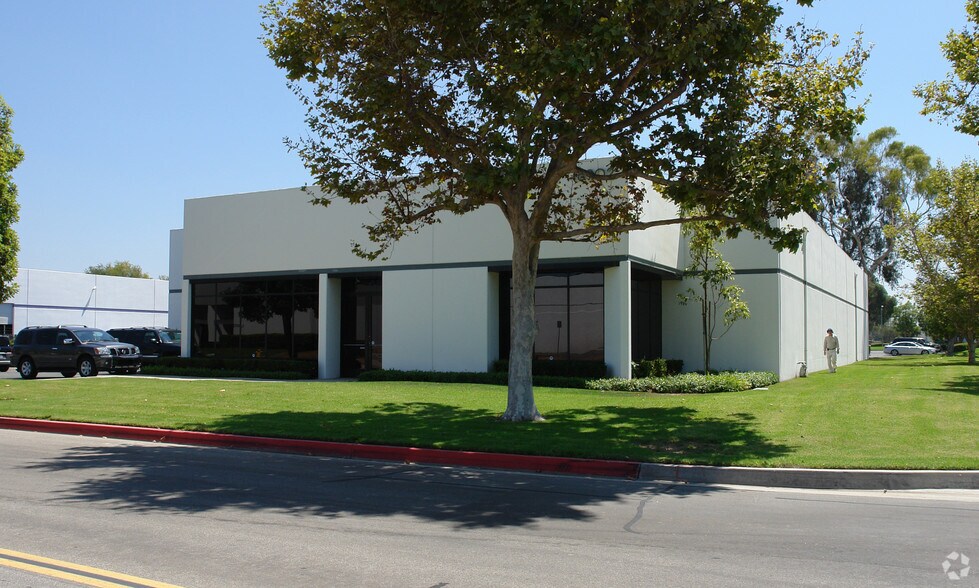 More Photos Of 16902 Millikan Ave, Irvine Warehouse For Lease