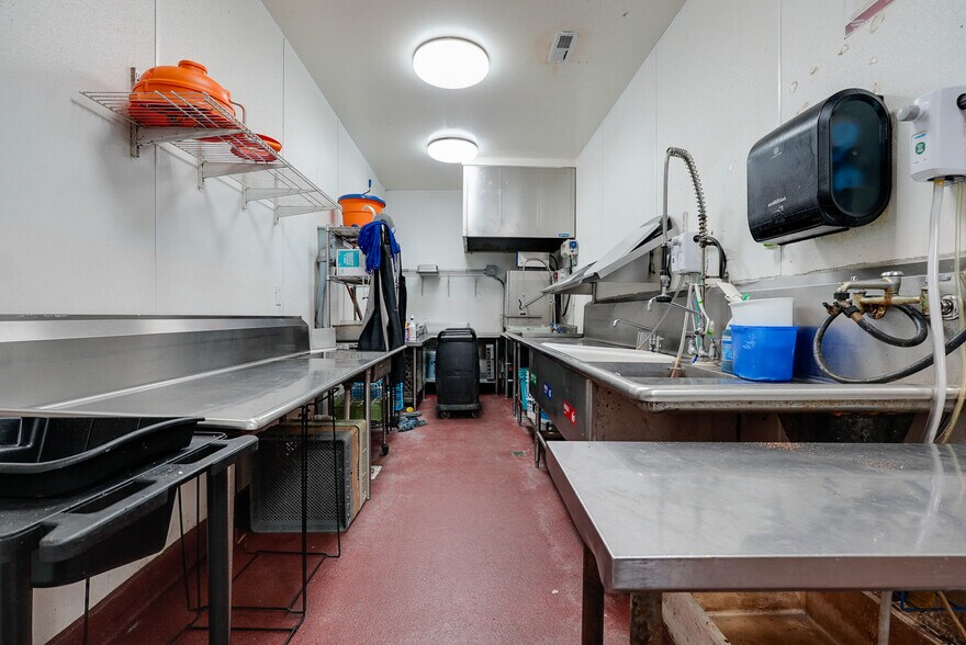 More Photos Of 312 S Hudson St, Buckner Restaurant For Sale