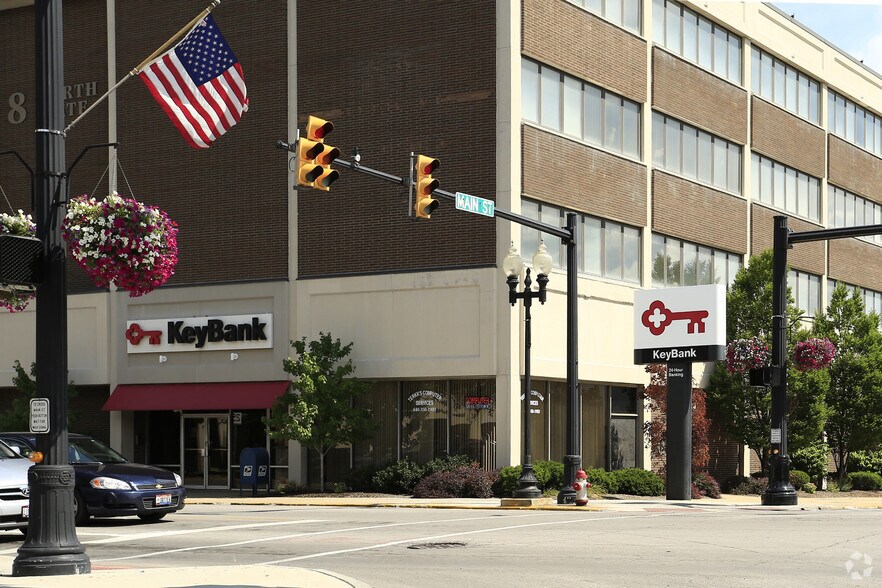 More Photos Of 8 N State St, Painesville Office For Lease