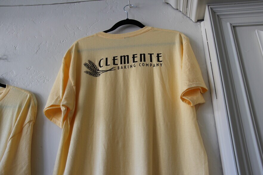 More Photos Of 2016-2020 E Main St, Ventura Storefront Retail Office For Sale