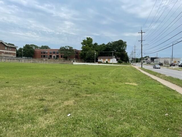 More Photos Of 835 N Campbell Ave, Springfield Land For Sale