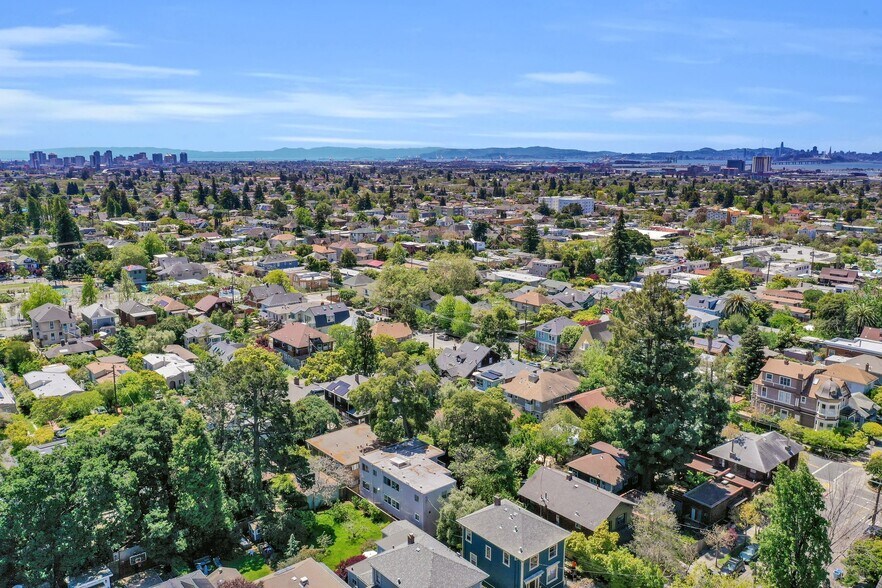 More Photos Of 2210-2212 Ward St, Berkeley Apartments For Sale