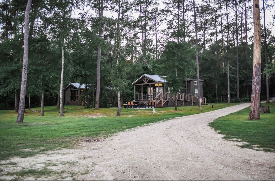 More Photos Of 1907 Pinecrest Rd, Trinity Trailer Camper Park For Sale