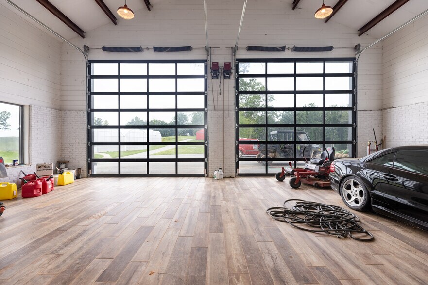 More Photos Of 2199 Roosterville Rd, Roopville Horse Stables For Sale