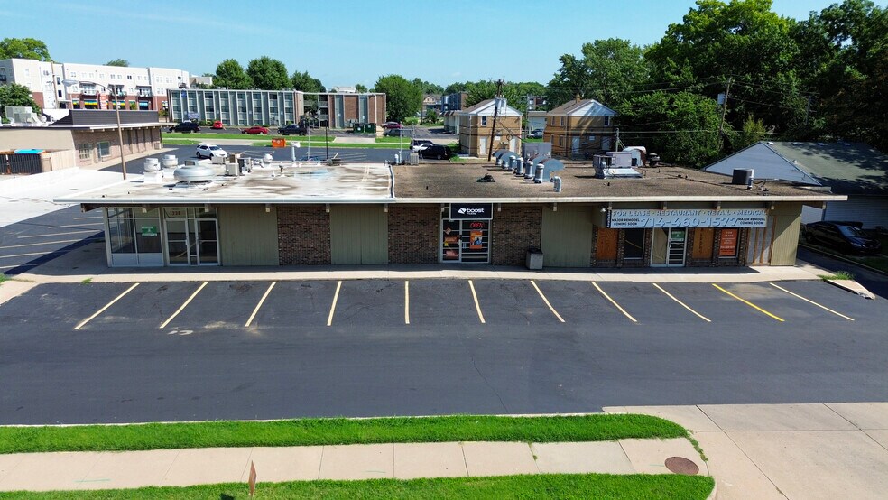 More Photos Of 1328-1336 SW 17th St, Topeka General Retail For Sale