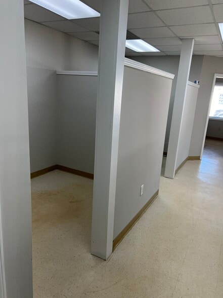 More Photos Of 651 W Broad St, Athens Office For Lease