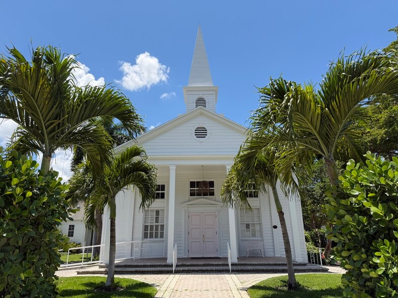 Primary Photo Of 200 SE 7th Ave, Delray Beach Schools For Sale