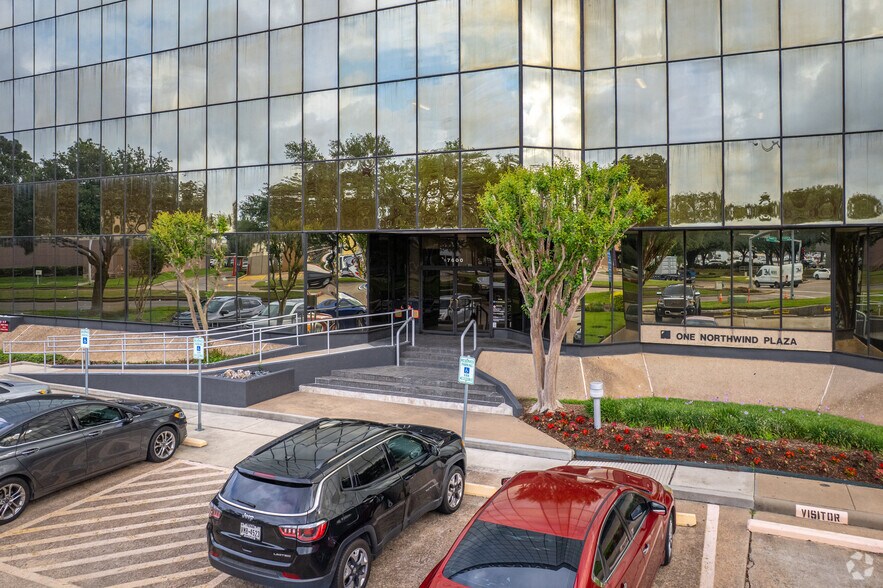 More Photos Of 7600 W Tidwell Rd, Houston Office For Lease