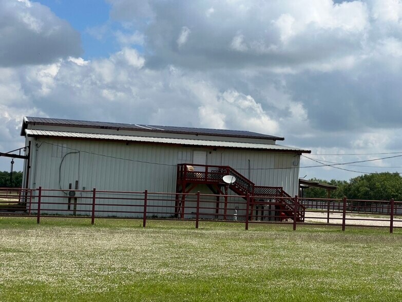 More Photos Of 4515 Smith Rd, Von Ormy Truck Terminal For Lease