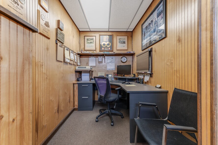 More Photos Of 5 Larison Ln, Ringoes Storefront Retail Office For Sale