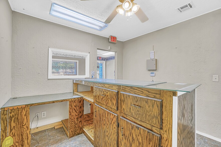 More Photos Of 1222 NW Cache Rd, Lawton Office For Sale