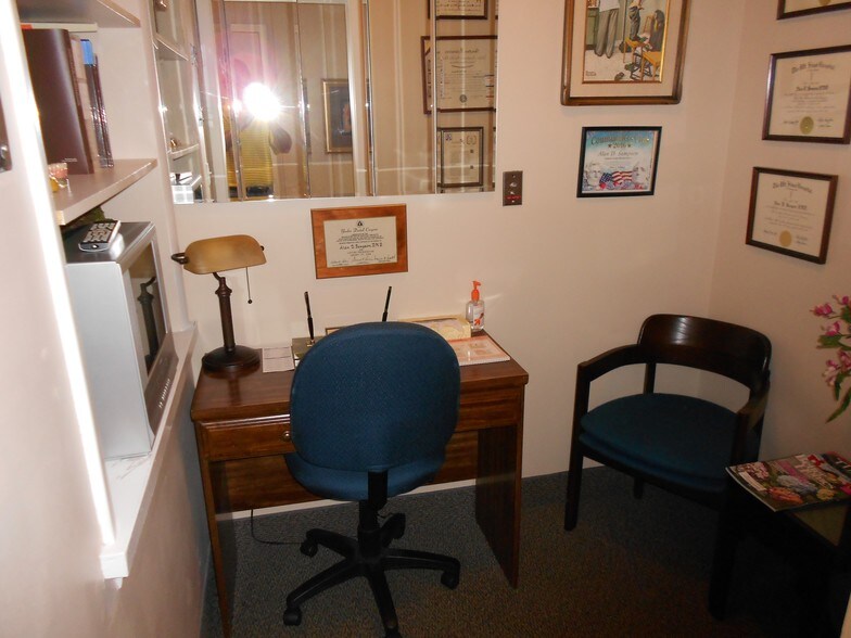 More Photos Of 1795 Main St, Springfield Medical For Sale