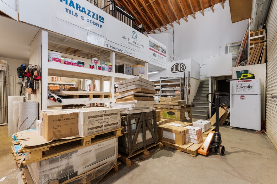 More Photos Of 807 S Auburn St, Grass Valley Showroom For Sale