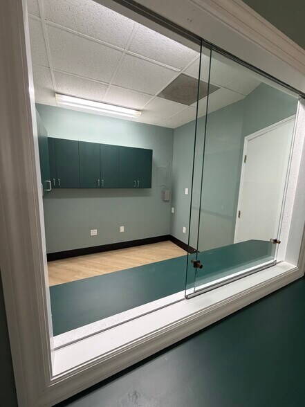 More Photos Of 4950 Hall Rd, Winter Park Office For Lease