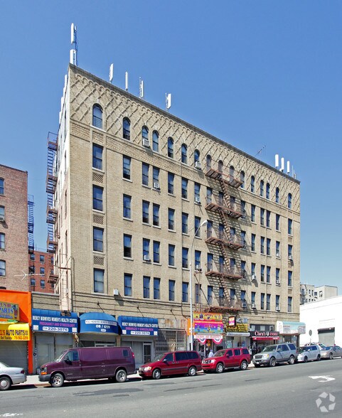 Primary Photo Of 400 E 199th St, Bronx Apartments For Lease